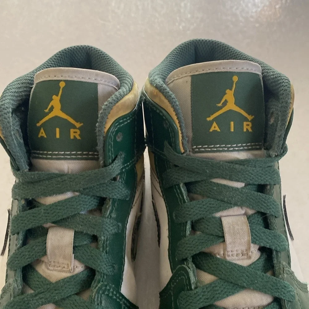 Nike Air Jordan 1 Mid 554725-371 Sneakers - Green and White Size 4.5 Y